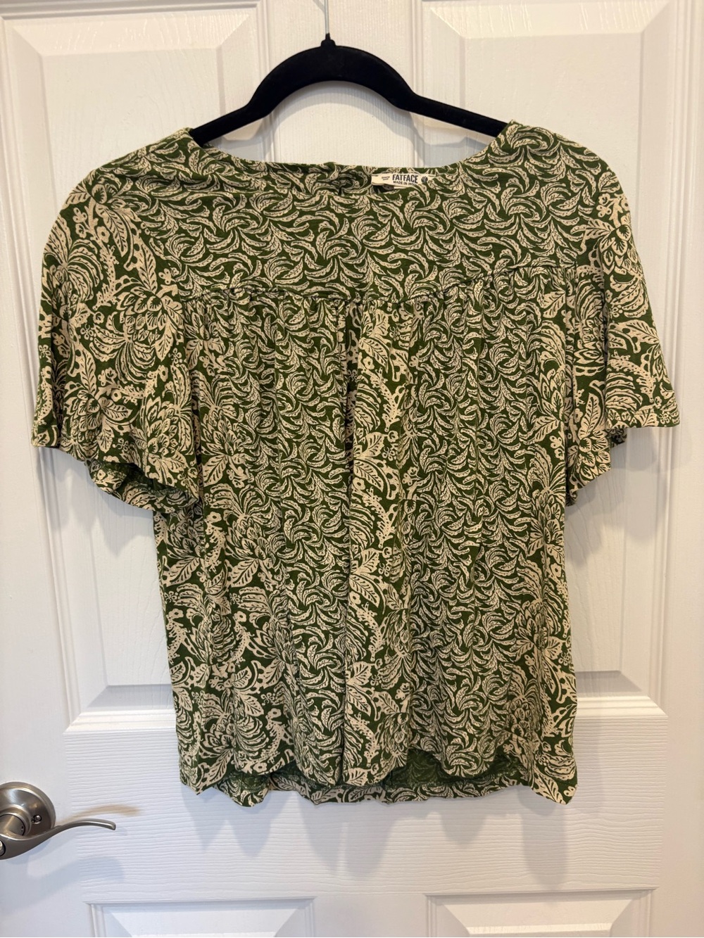 Fat face Green and Cream Floral Print Short Sleeve Top. #1011